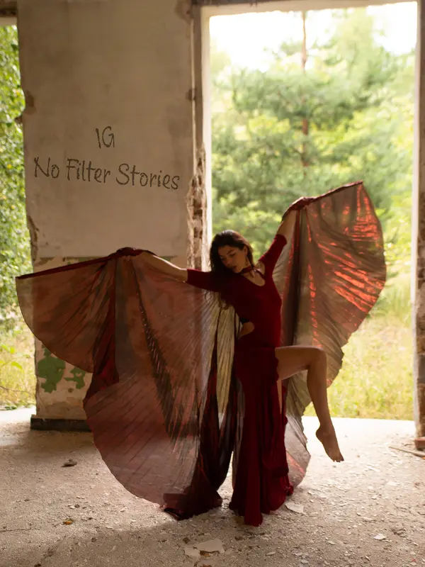 Georgiana — dancer and photographer behind No Filters Stories